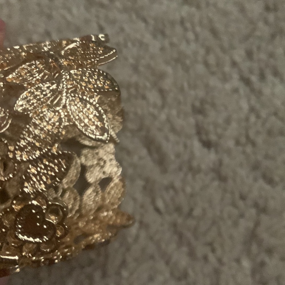 Gold colored cuff - Picture 6 of 6